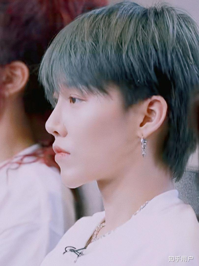 有没有刘雨昕的很可的照片?