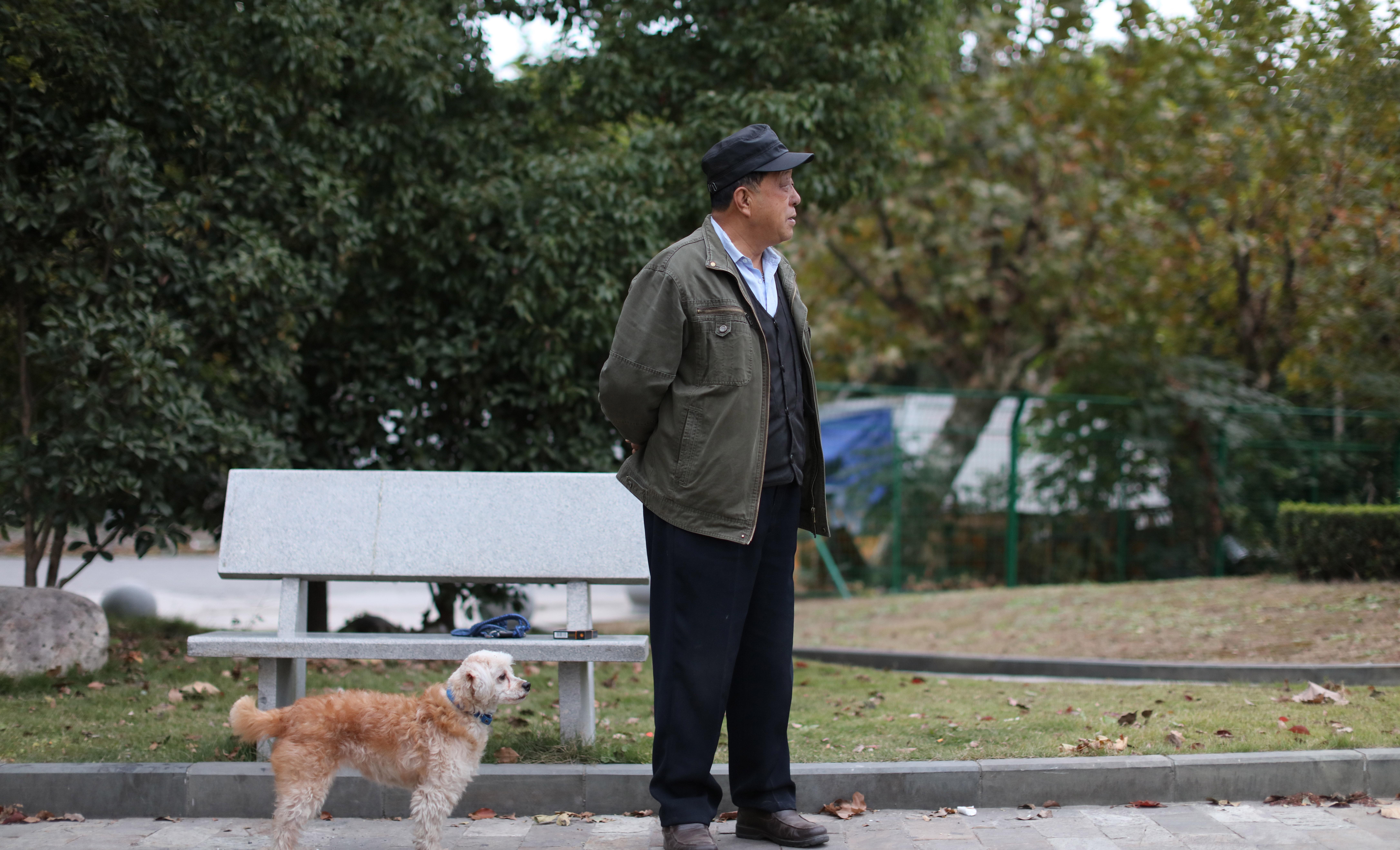 一位70岁老大爷他的故事回忆上海