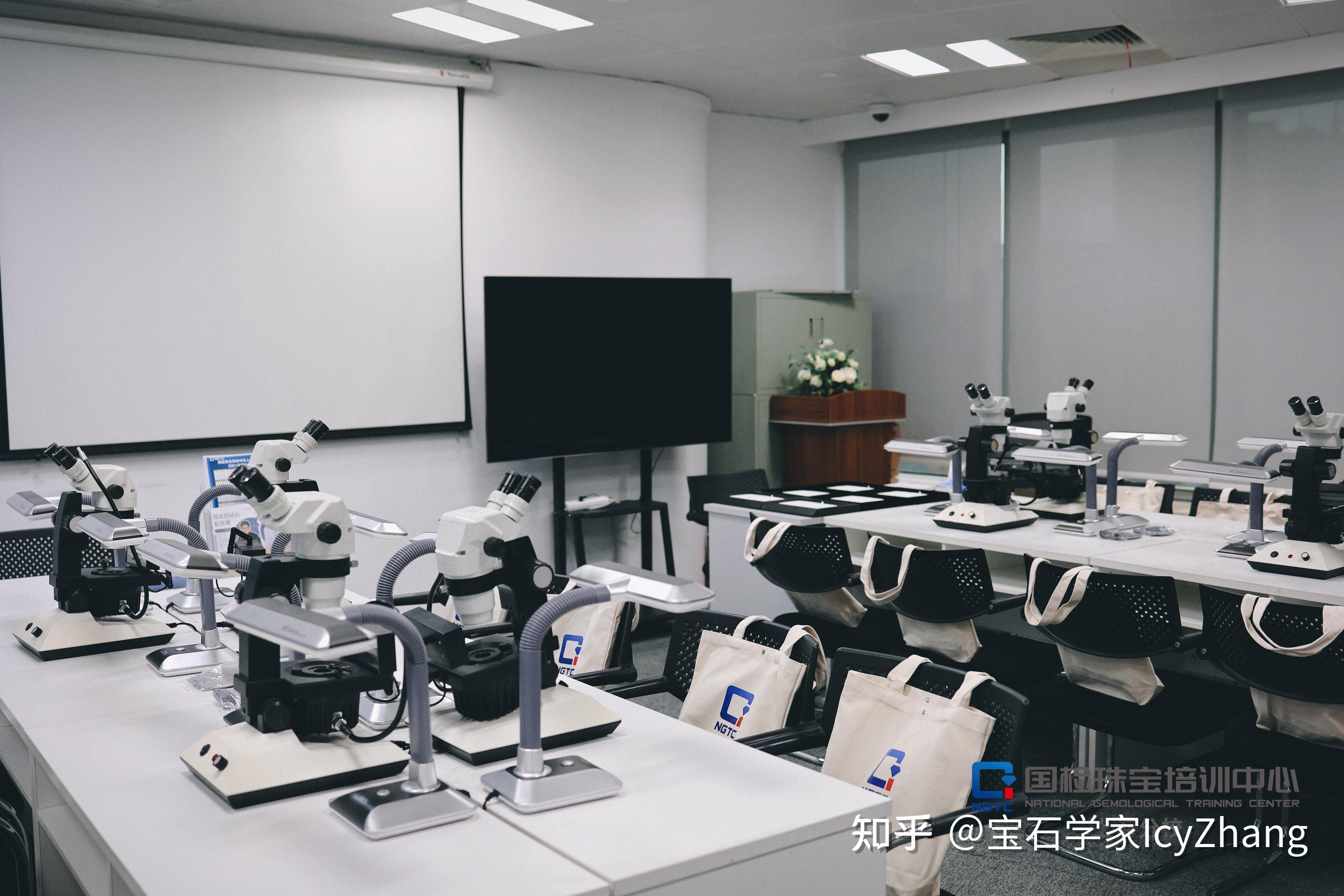 翡翠手镯——传承千年的艺术品