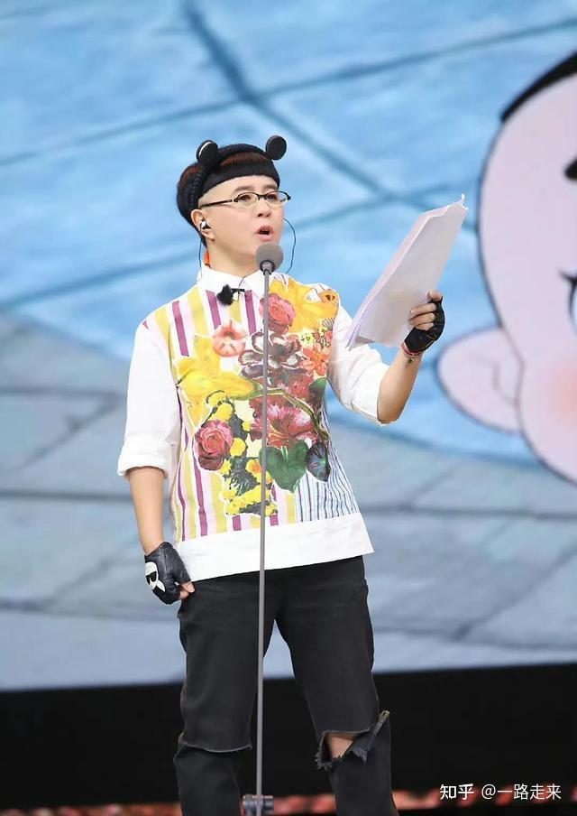 事实证明,56岁“直播卖货”的刘纯燕,已经走上人生另一条大道 - 知乎