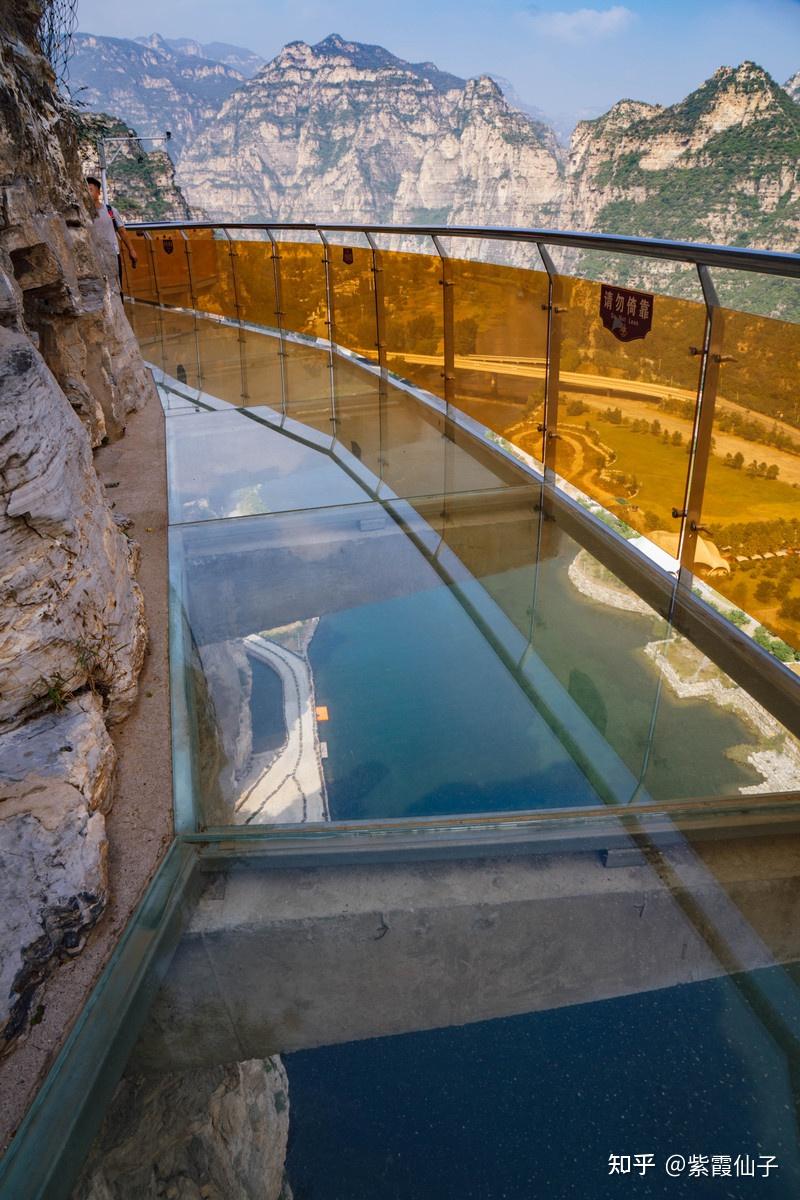 3渡的停车场免费,3渡的漂流我认为更让人期待,网红的玻璃栈道,cs,还有