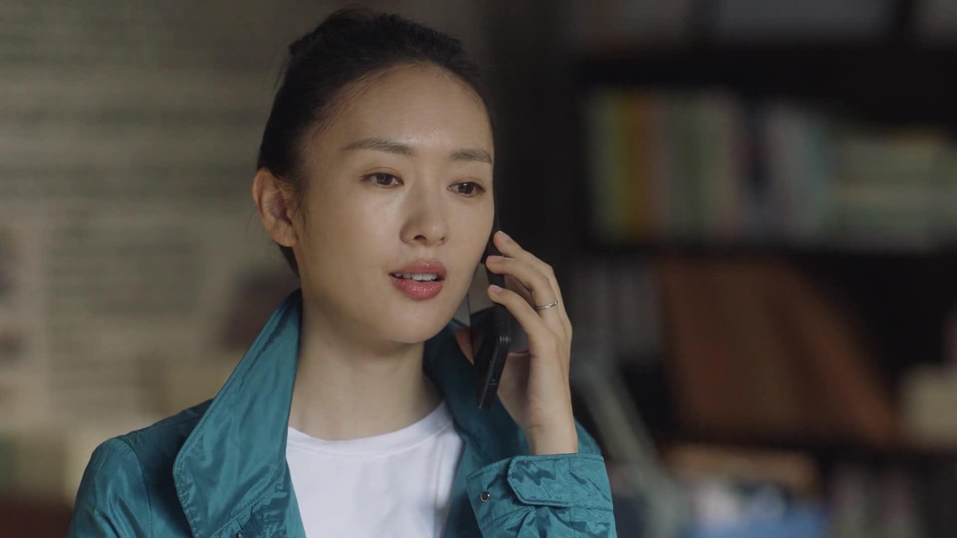 因生产蓝色烟花吵架后,许幻山向顾佳道歉,两人和好,但隔阂仍在