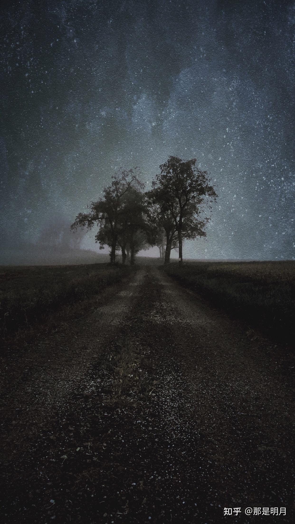 有没有与手机黑色主题融为一体的微信聊天背景图以及手机壁纸?