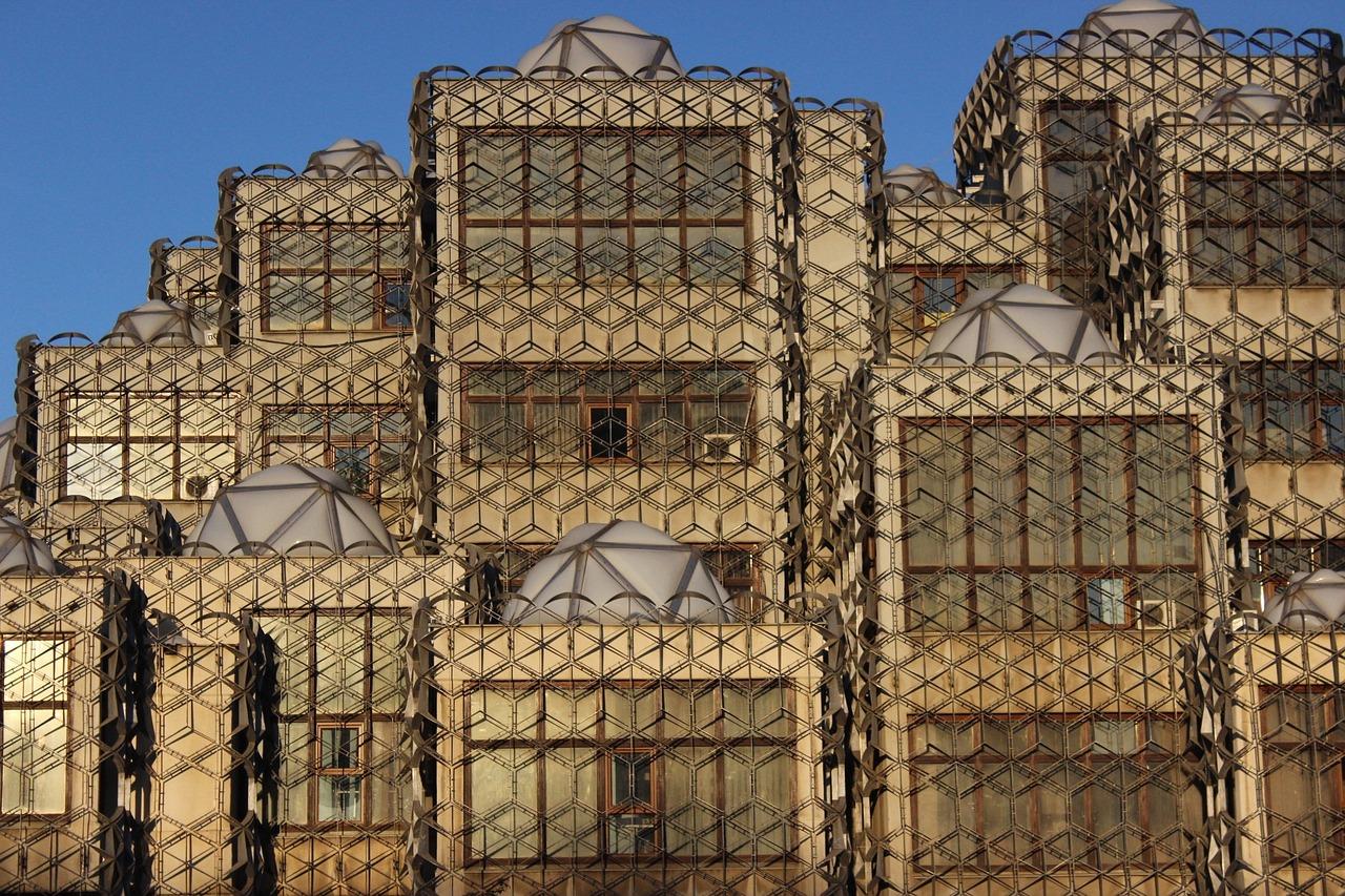 铁骨铮铮,意志坚定