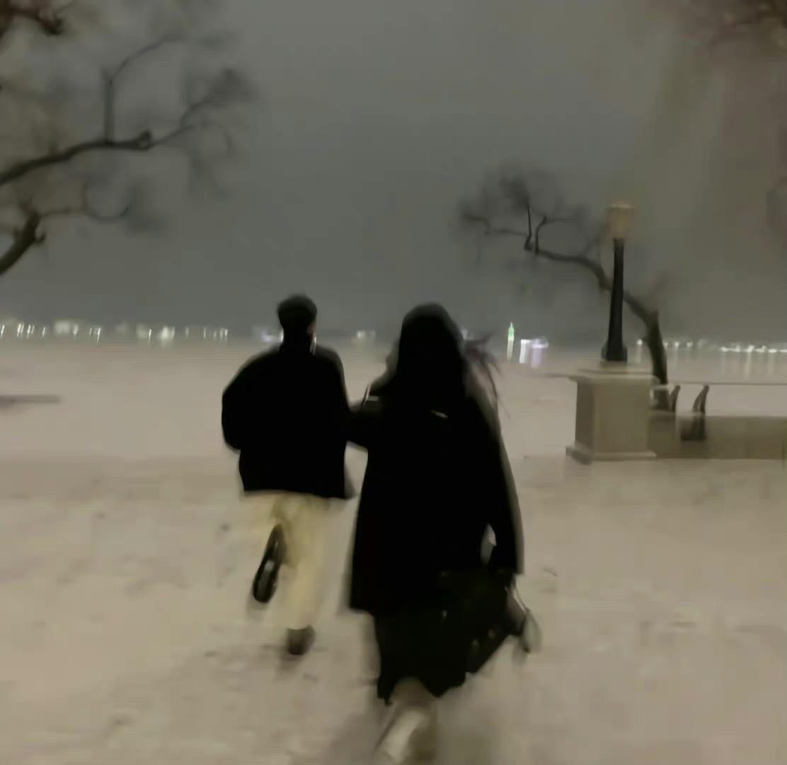 有没有朋友圈情侣背景图呐