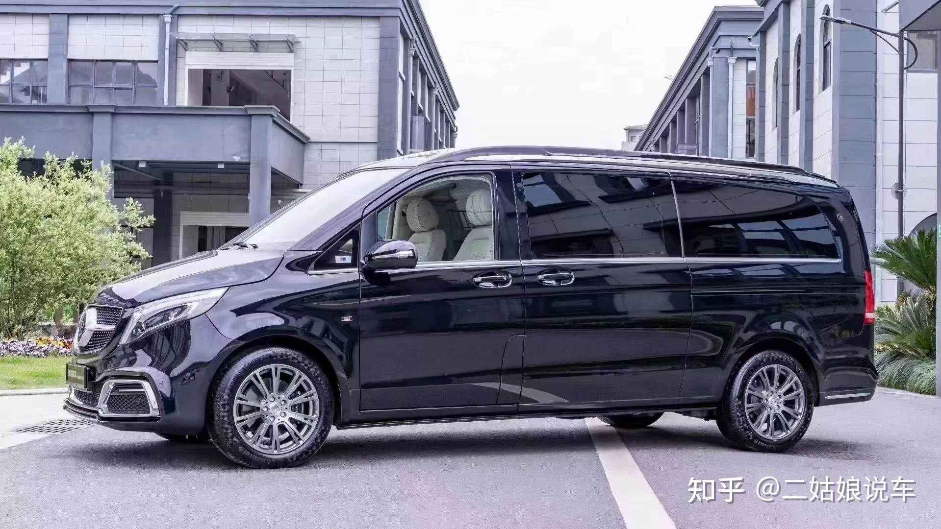 这款车是基于福建奔驰v260l长轴距底盘打造,巴博斯在国内的中文名叫博