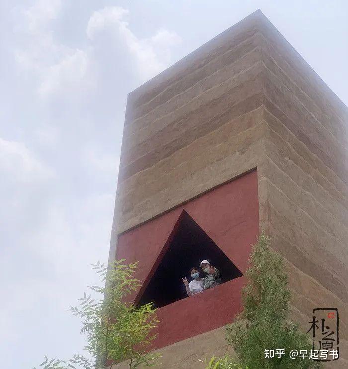 中国夯土墙，筑墙亦筑梦：肌理、空间与材质的共鸣 - 知乎