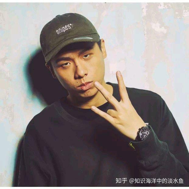 rapper法老的这个手势是什么意思? - 知乎
