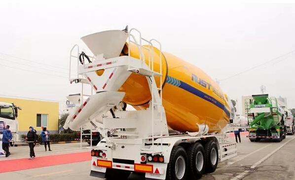 几乎每天都能看到混凝土搅拌车但是半挂搅拌车你见过吗