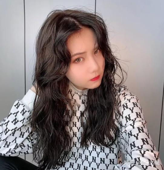 西安美发培训学校告诉你不烫不染留长发干什么