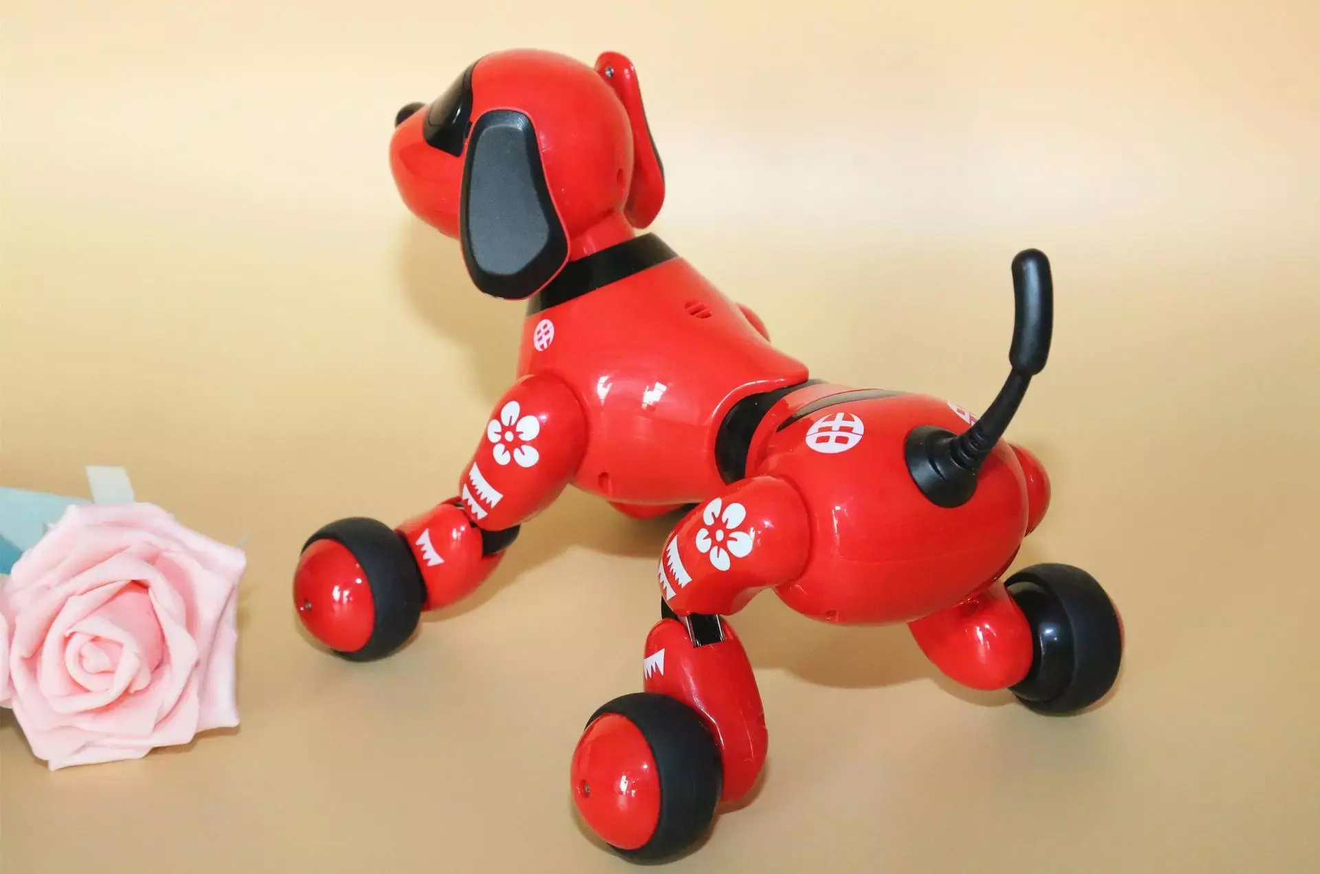 这只叫旺仔小六的智能机器狗有一颗二哈的心