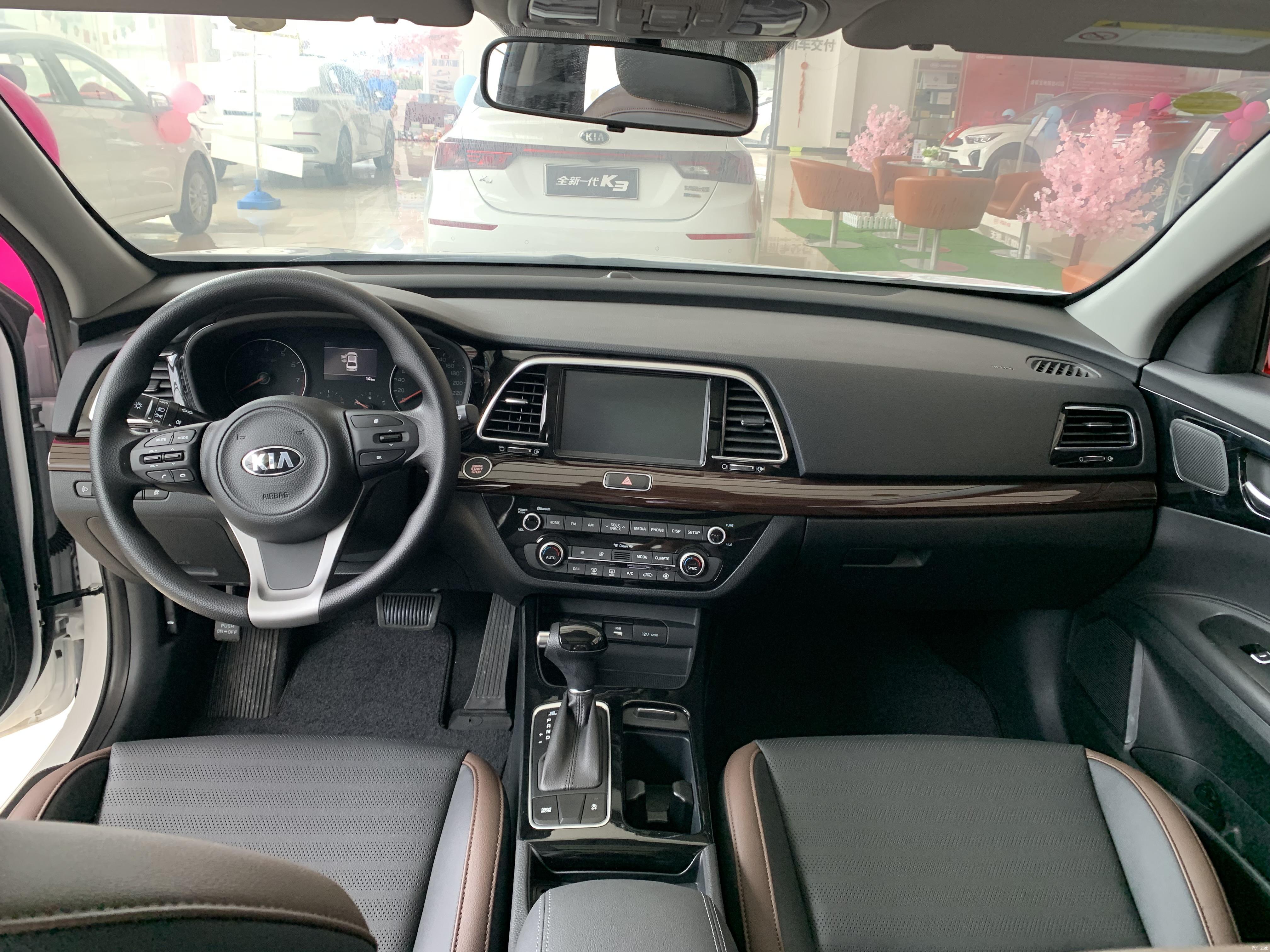 【到店实拍】起亚凯绅—升级落后于消费的k4如何崛起?