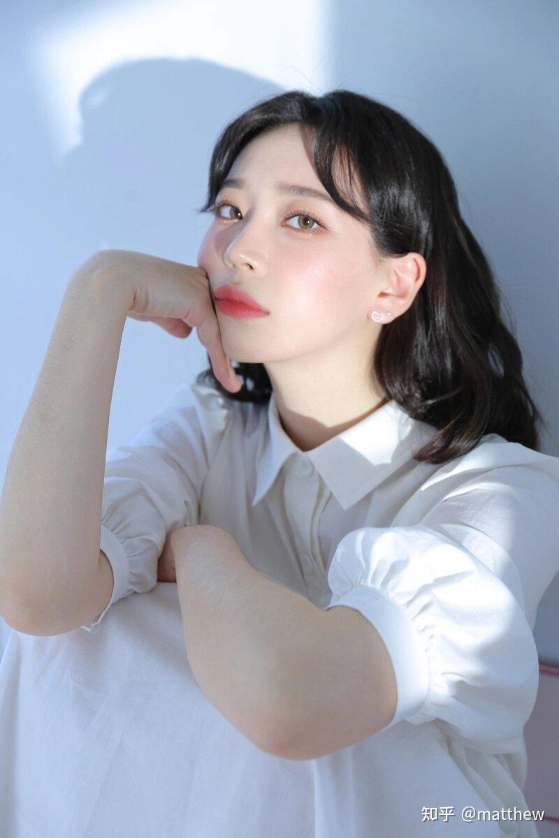 韩国歌手金娜熙于11月8日去世,年仅24岁