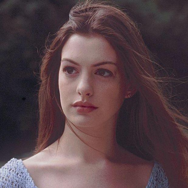 有没有可以做头像的安妮海瑟薇的照片