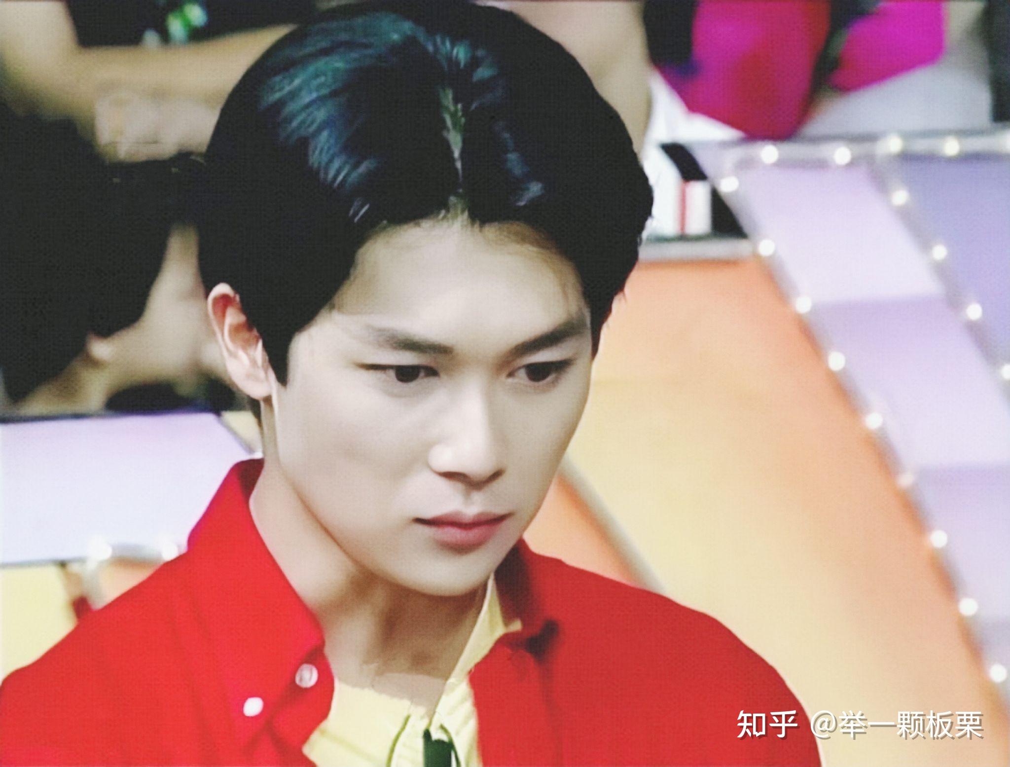 有龙游天下王灿的年少现代照片吗比较青涩的