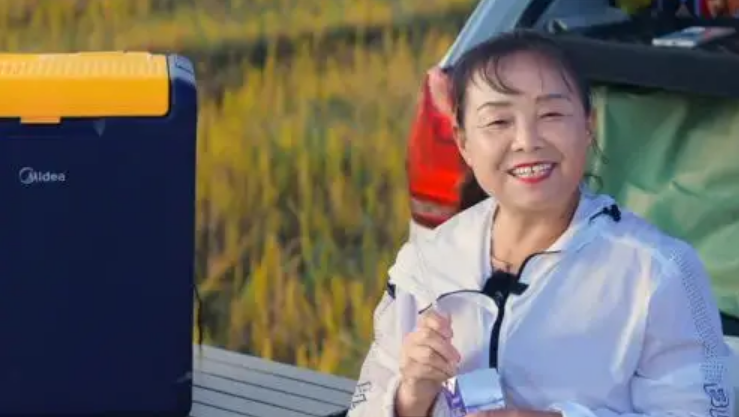 58岁苏敏：以车为家的背后，是所有女性都懂的无奈和辛酸！ - 知乎