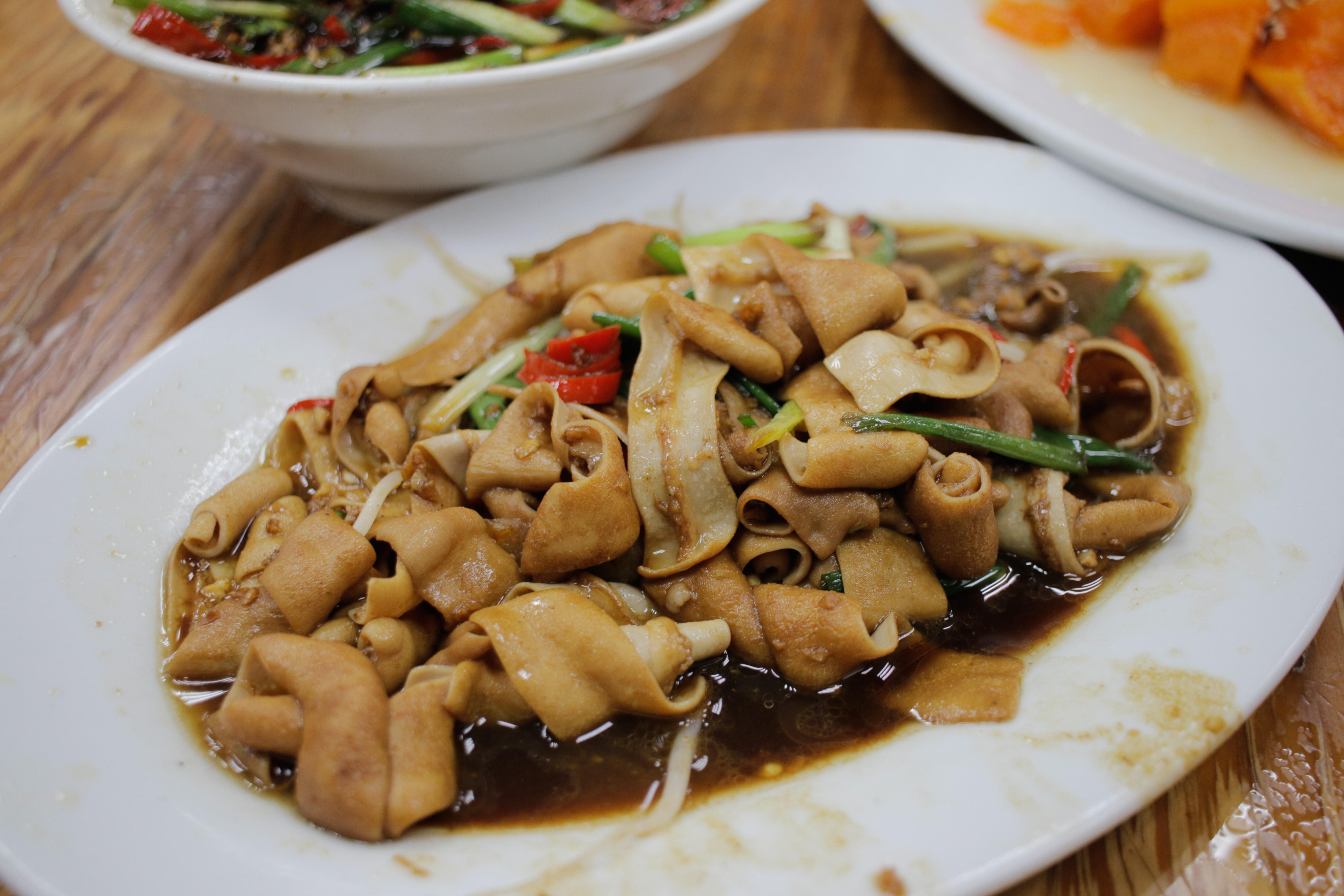 豉油鹅肠炒蟹鹦哥鱼牛百叶炸蝦来潮汕除了吃牛肉,海鲜也绝对绝对不