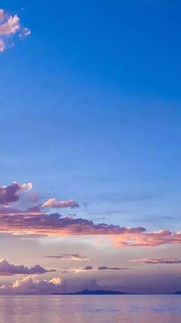 有没有一些好看的蓝色系壁纸?