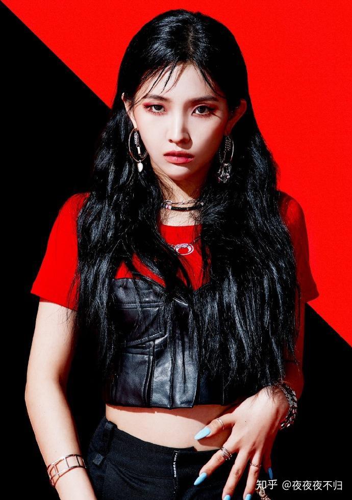 如何评价(g)i-dle队长田小娟?