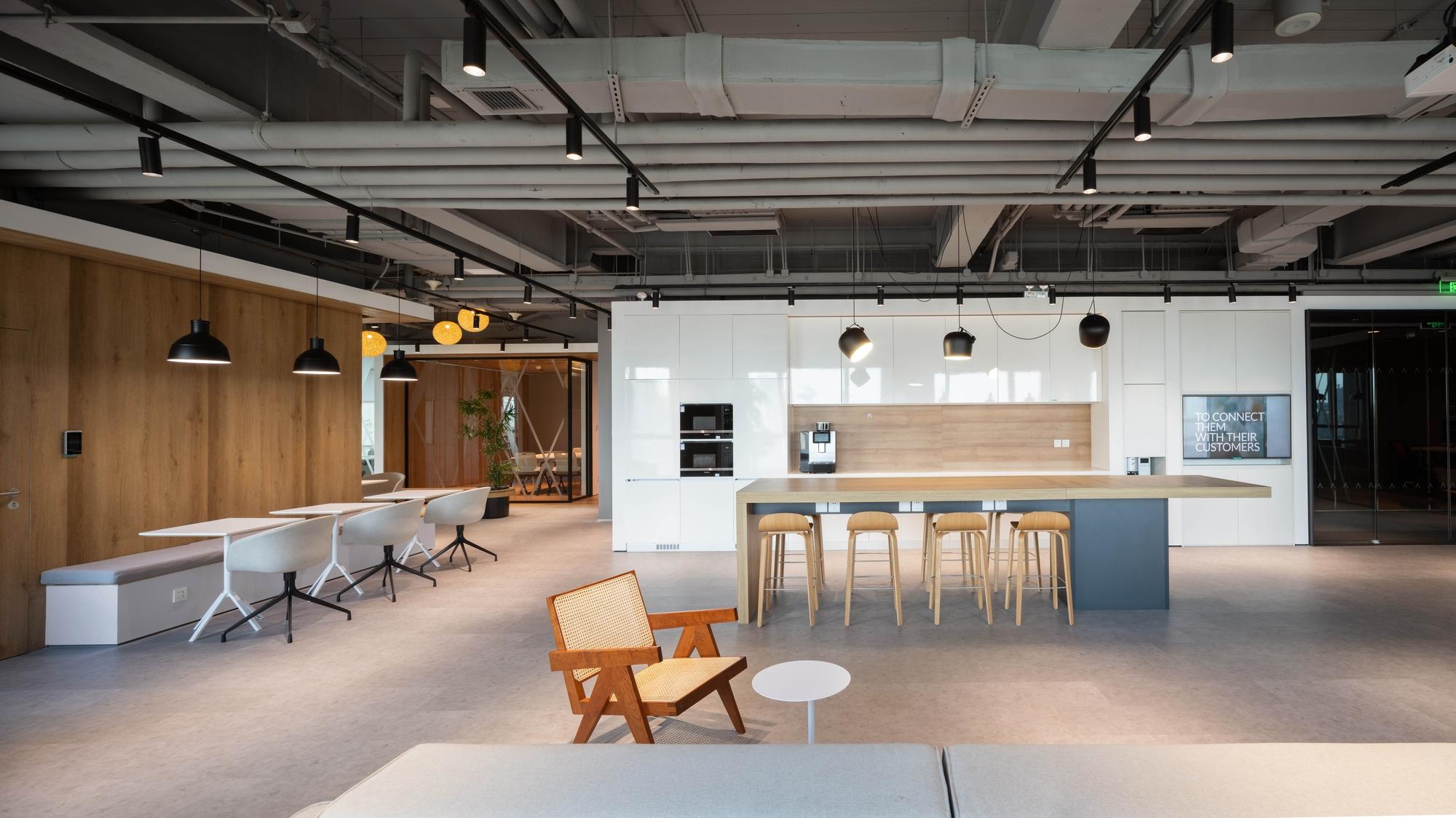 简洁办公室装修设计效果图简洁办公室装修设计效果图简洁办公室装修