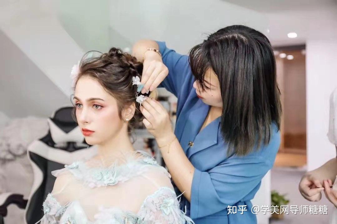 职业化妆师的那些就业相关化妆师自述