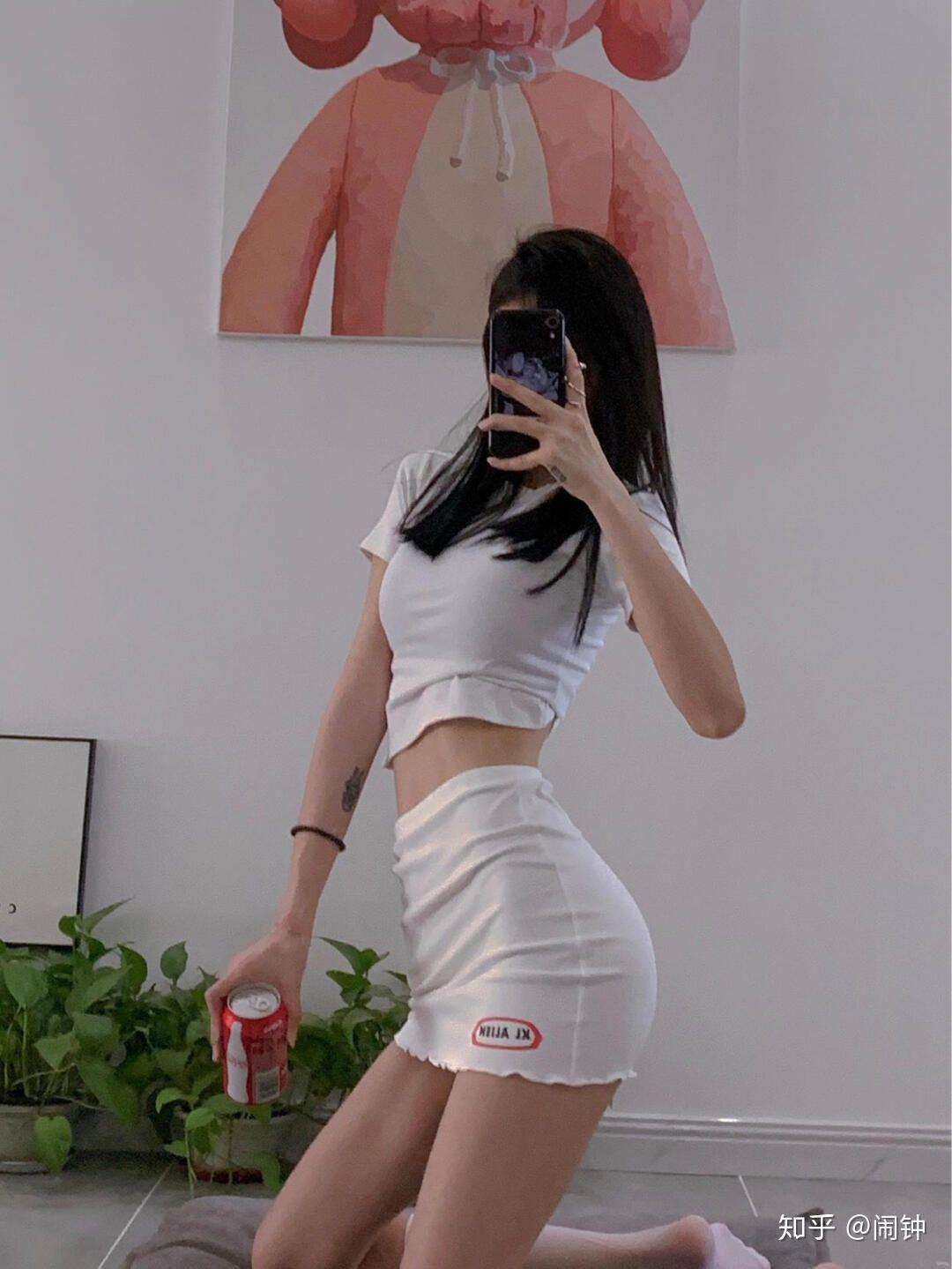 腿粗腰细和腿细腰粗的女生男生会更接受哪一种