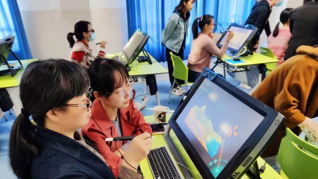 VR推动教育革新|长沙麓山国际实验学校VR技术与教学深度融合培训会顺利举行 - 知乎