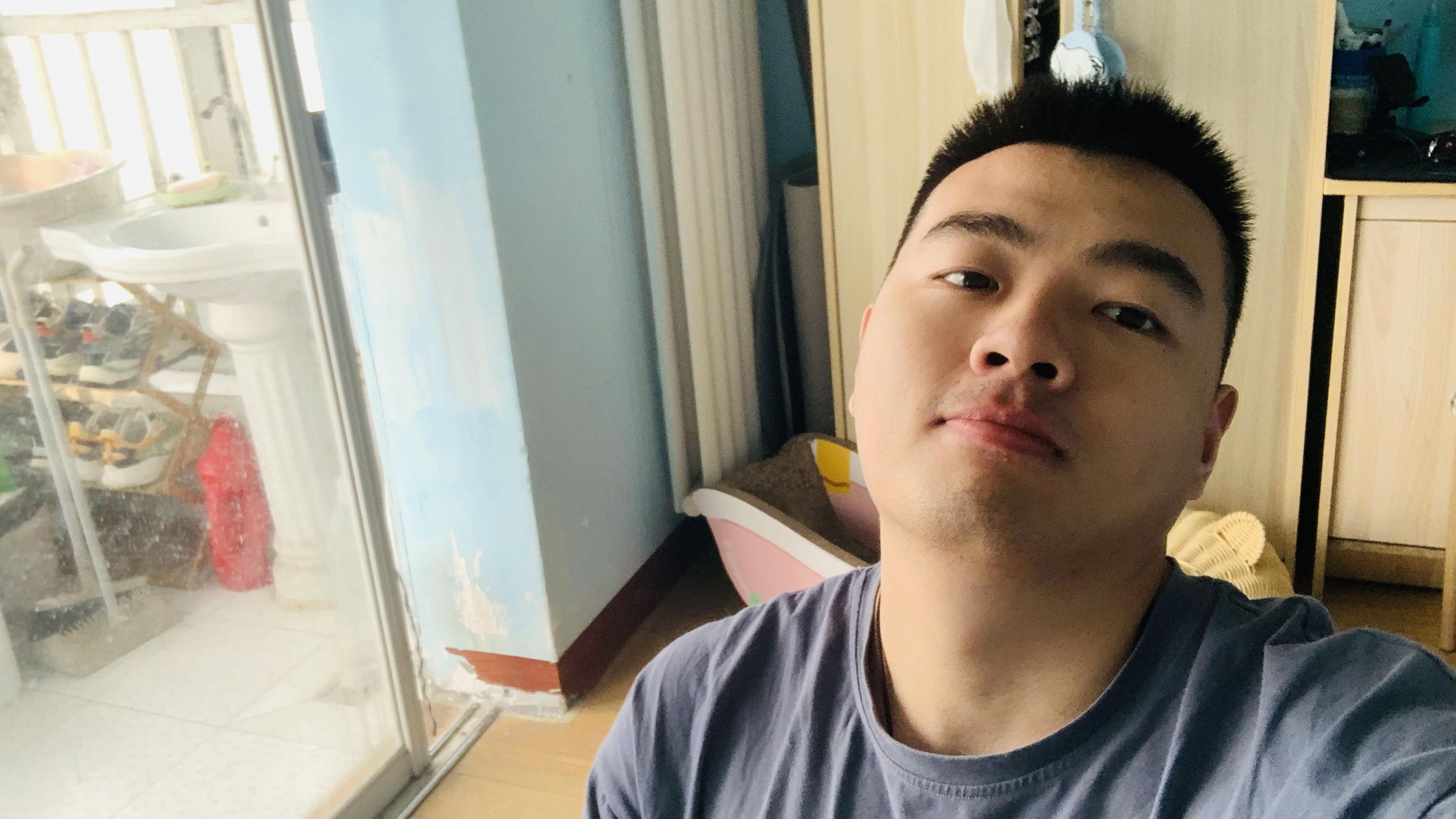 现实生活中男生颜值6分是什么样的