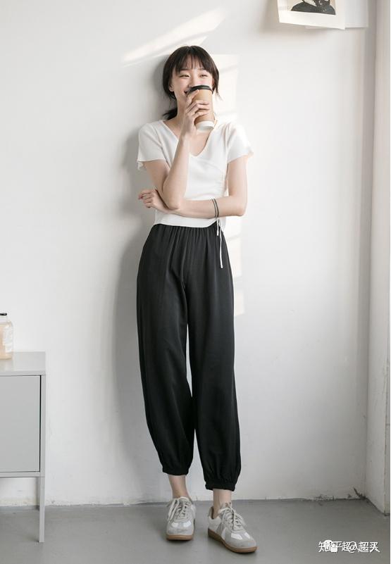 灯笼裤如何搭配衣服