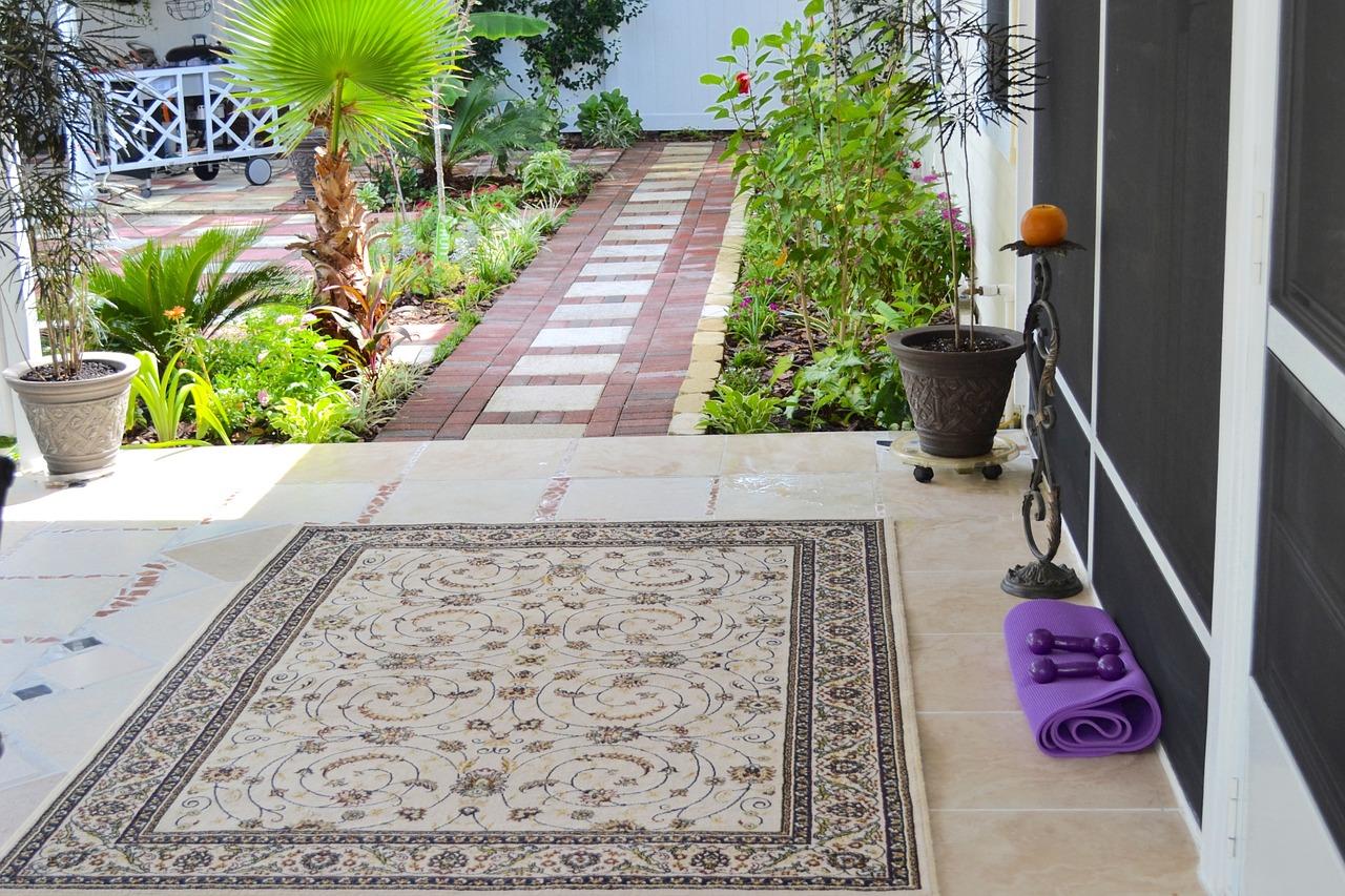 小房间如何挂衣服