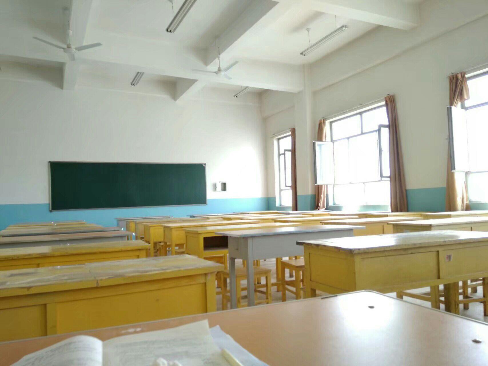 生活在阿克苏地区二中是一种怎样的体验