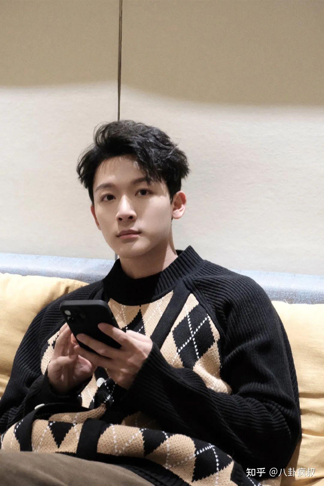 如何评价演员张晚意?-时尚百科