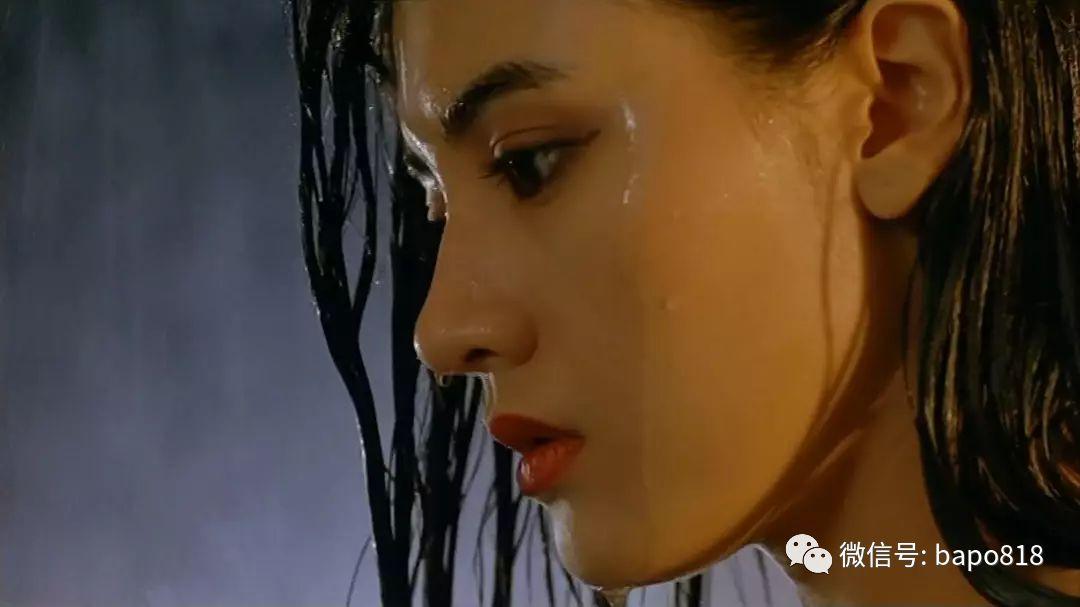 在香港电影的黄金年龄,李嘉欣一来美貌压制演技,二来比她更有天赋更用