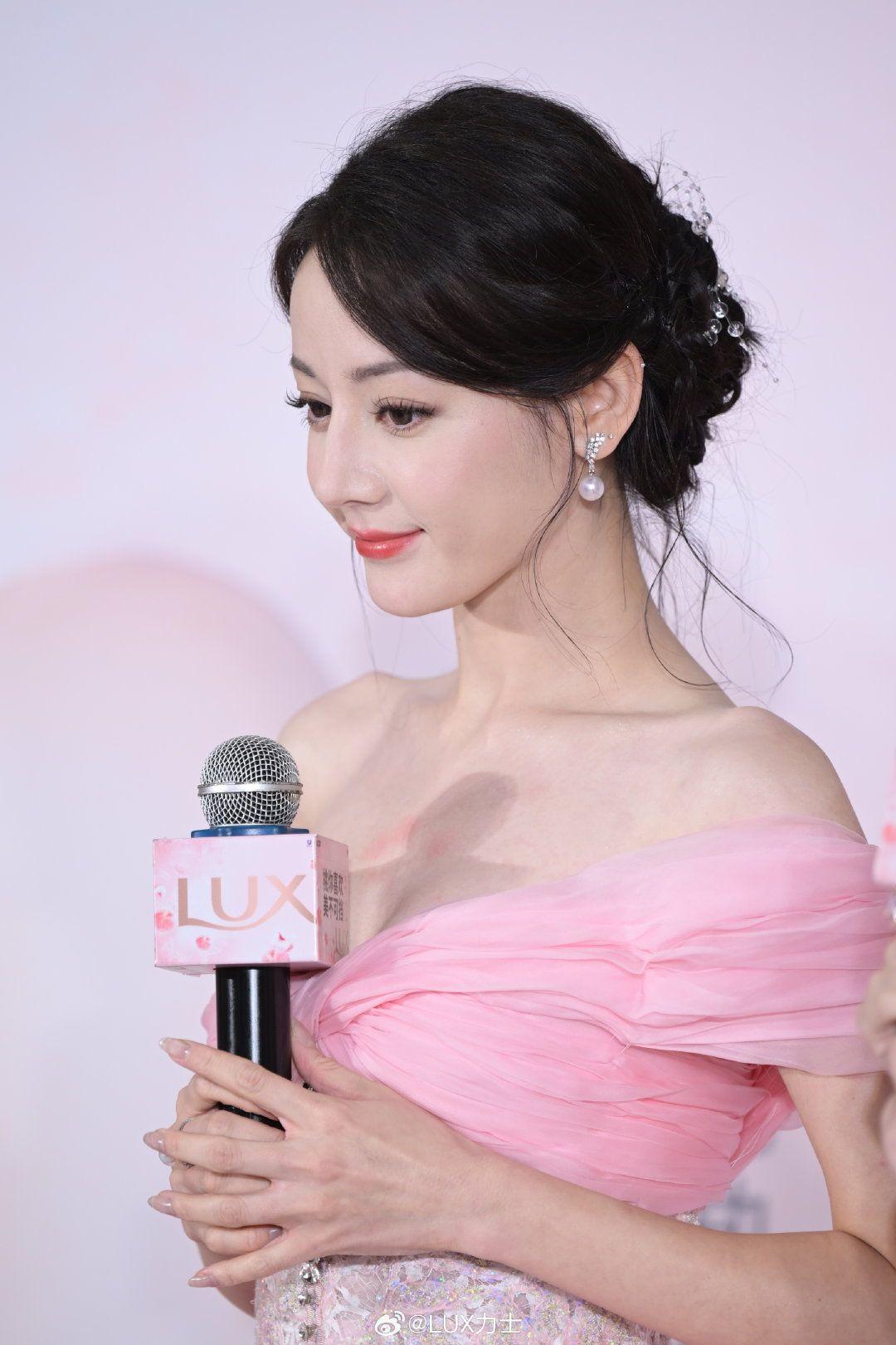 如何评价明星迪丽热巴的爆火? - 知乎