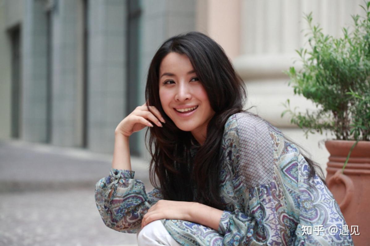 "玉芬"王雅捷:被赵本山捧红,拒上春晚,嫁于洋生一子幸福美满 - 知乎