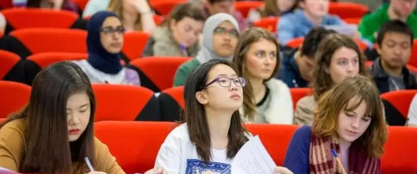 蜂窝留学提醒中国留学生这些英国奖学金机会真的很适用