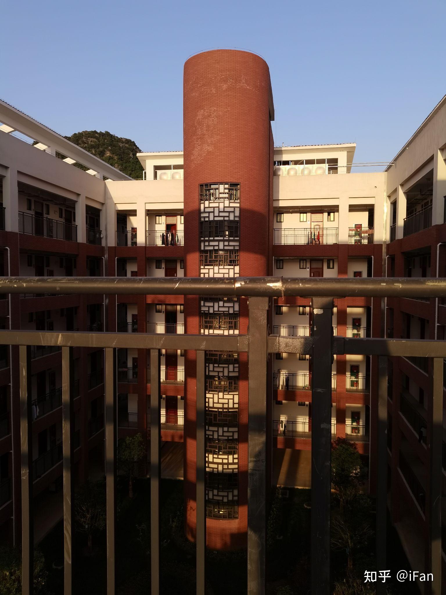 广西民族大学武鸣校区周围环境怎么样呢宿舍之类的呢希望得到回答谢谢