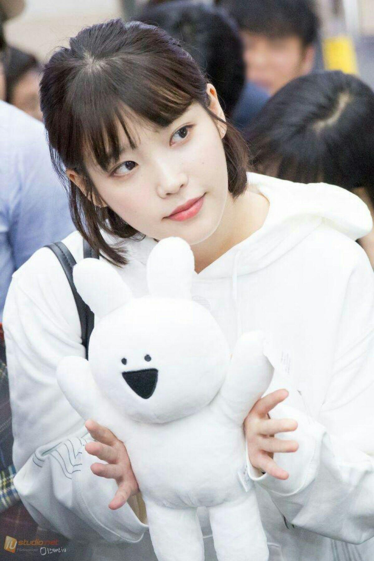 有哪些塌鼻子长得好看的塌鼻子明星?