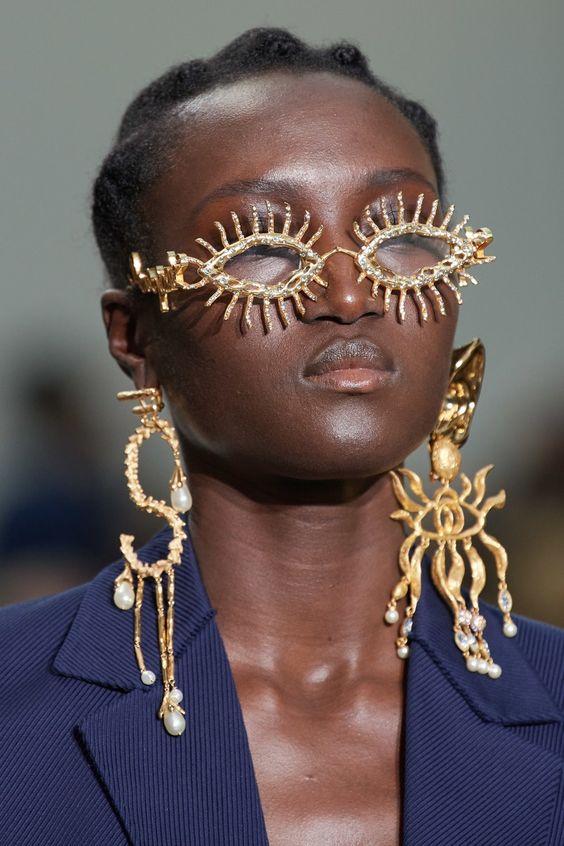 好奇特怪异又绝美的超现实主义时装首饰schiaparellis2020春季时尚