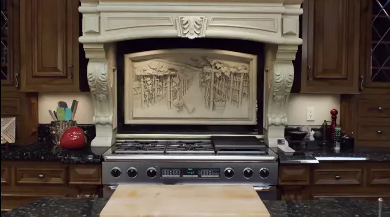 这次黄仁勋厨房真是假的英伟达40000帧渲染奇幻厨房