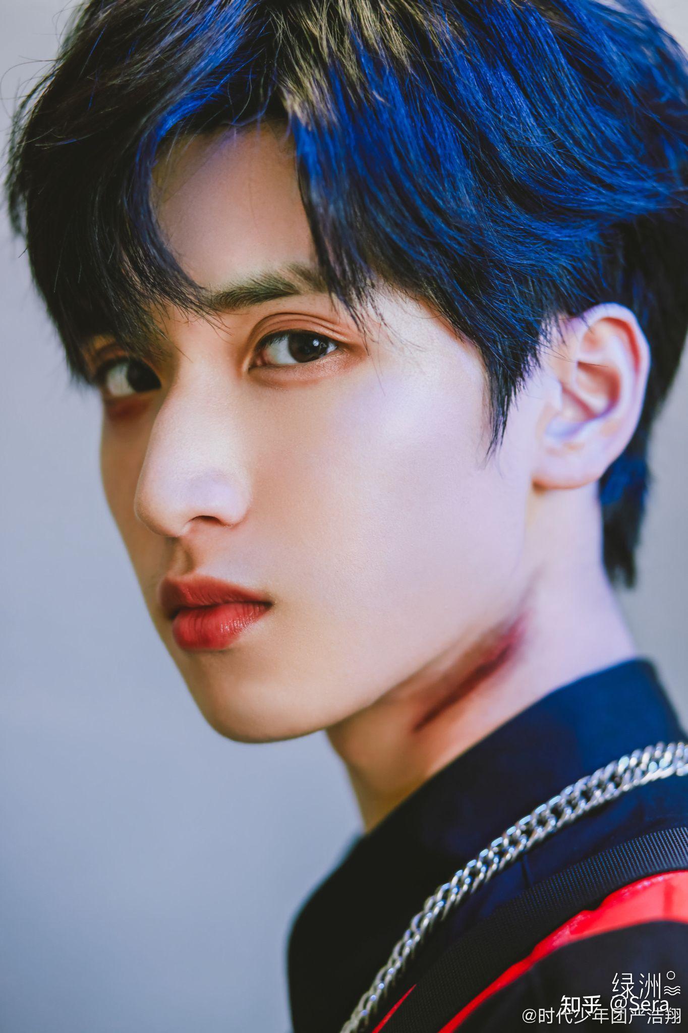 可以分享一些严浩翔出圈图吗