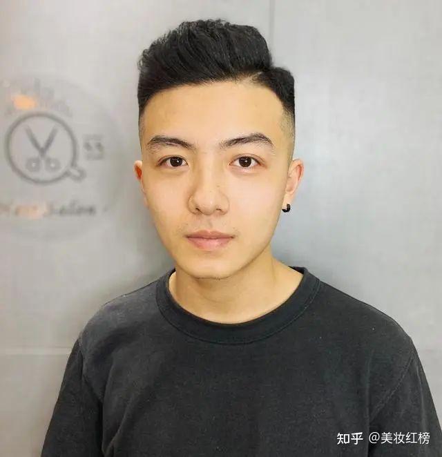 非常受欢迎的男生帅气沉稳侧背发型，时尚不油腻 - 知乎