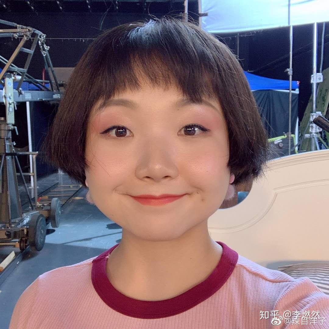 脸大且五官小的女生该走怎样的路线