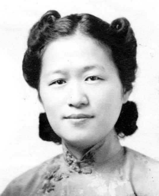 是研究物理的,分别是长女何怡贞(1910-2008)和次女何泽慧(1914-2011)