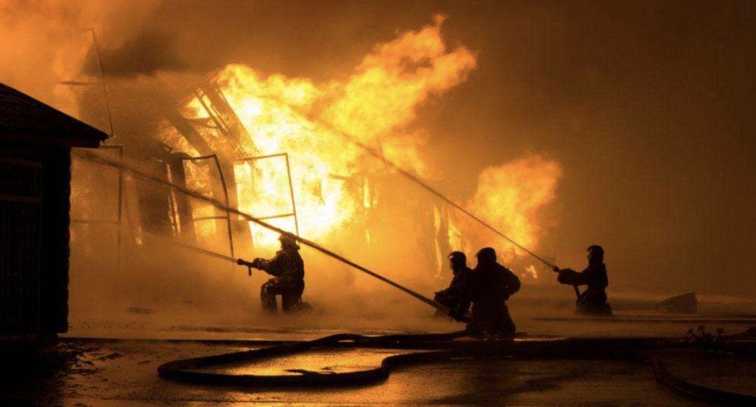 67如果说癌症是一桩慢性的煎熬,那么无情的火灾则如晴天霹雳一般让