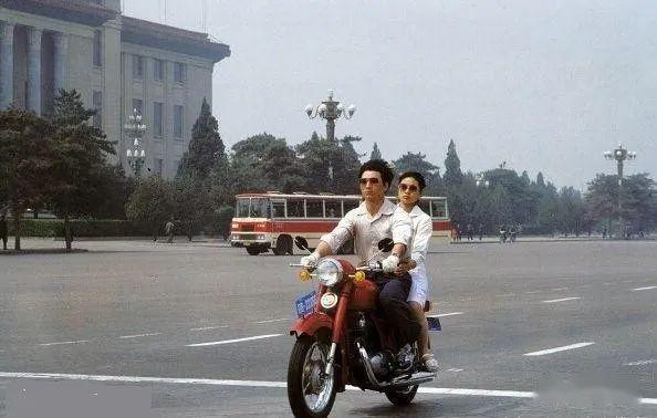 中国80年代最真实的50张老照片，无比怀念美好的回忆，每一张背后都有故事 知乎 
