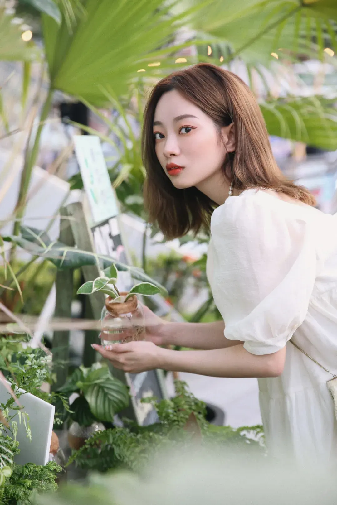 海南姑娘拥有南方女生特有的温柔气质,不仅说起话来软软嗲嗲的,长相