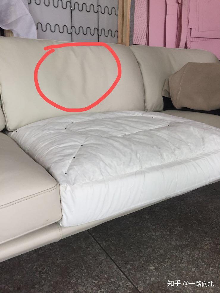 不过随着时间的累计,海绵也是有寿命的,久而久之沙发垫子褶皱会越来越