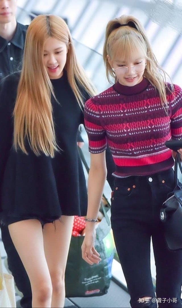 队友穿短裤不告诉lisa可看清她穿长裤的腿却成全场最细的