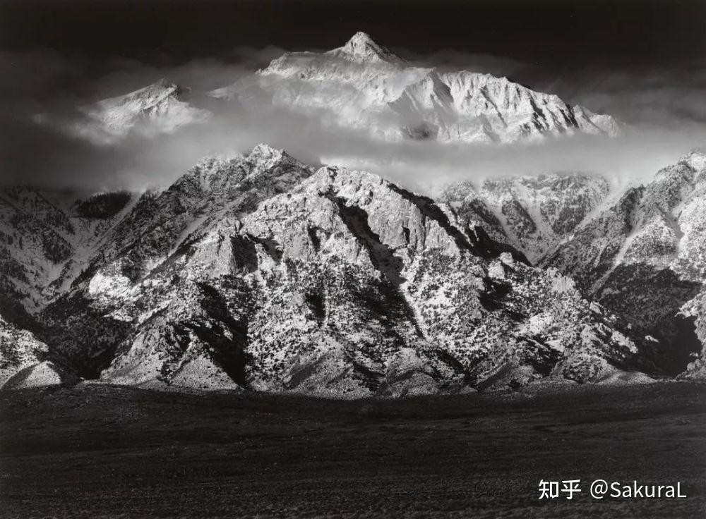 在摄影这方便特别喜欢形式感强的照片,请问摄影史上有哪些大师或者